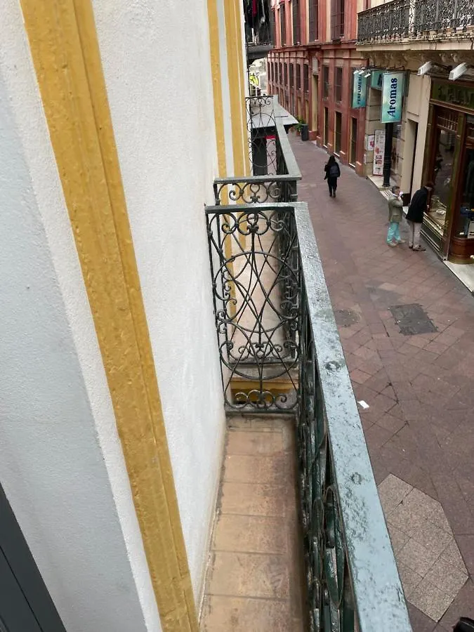 Petit Sagasta Apartamentos-Sagasta Seville Apartment